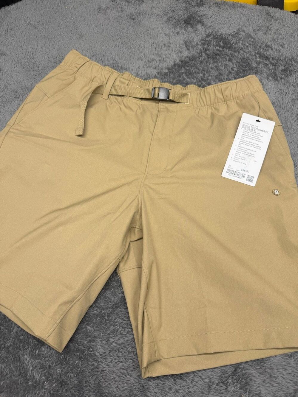 Lululemon Stretch Twill Relaxed-Fit Golf Short 9" Size Men’s 36. Retails for $98